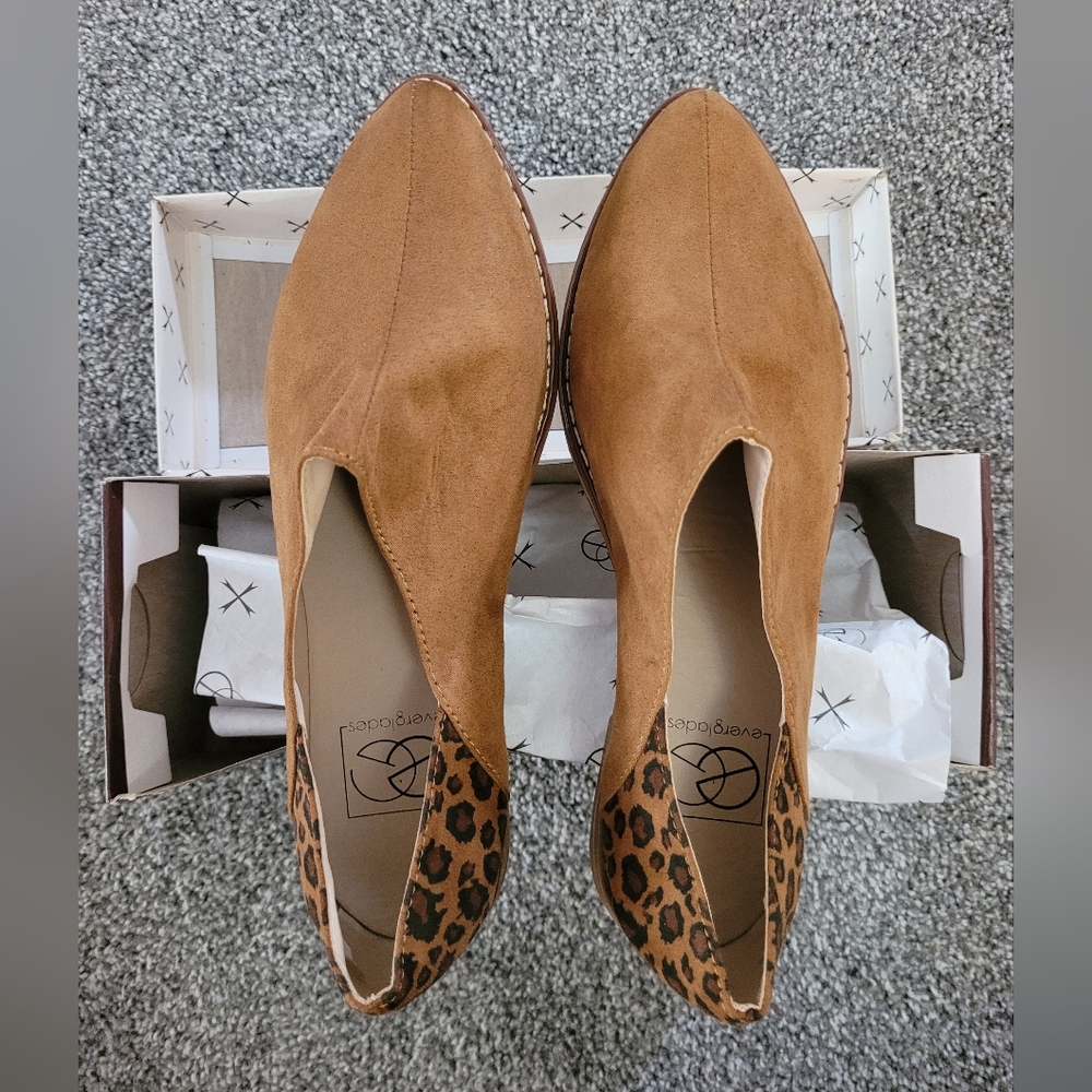 NWT Everglades Slip on Shoes